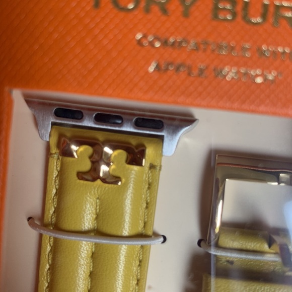 Tory Burch KIRA BAND FOR APPLE WATCH®, YELLOW LEATHER - Picture 14 of 15